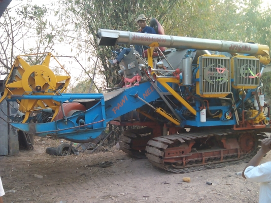 ขายรถเกี่ยวข้าว ปานเจริญ อุ้ม 2.5 ตัน   เครื่อง อิซูซุ230 เทอร์โบตัวเดิน 10 ปั้มไดกิ้น 22ราคาต่อลองได้ครับ