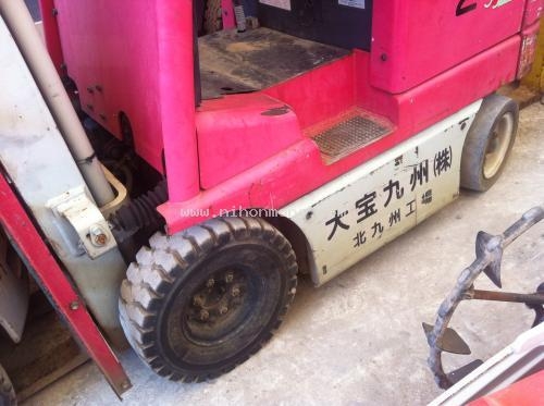 รถยกไฟฟ้า TOYOTA 3FB9 รหัสสินค้า : 14001774 หรือเพิ่มเติมไดที่ www.nihonmono.com รถยกไฟฟ้า TOYOTA 3FB9 รหัสสินค้า : 14001774 หรือเพิ่มเติมไดที่ www.nihonmono.com