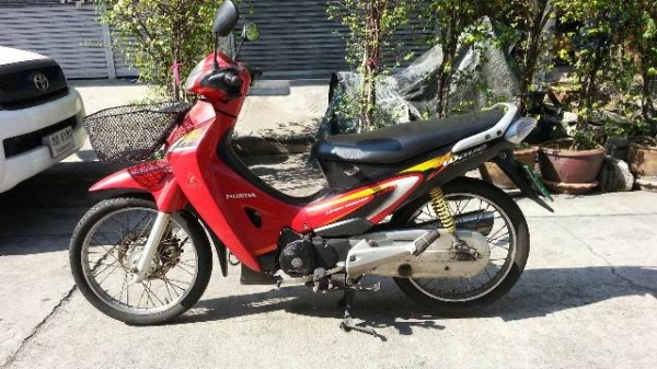 สตาร์ทมือ 125s แดงดำ กท6800 เครื่องดี 18,500