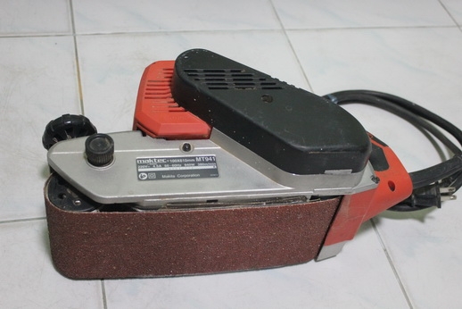เครื่องขัดกระดาษทรายชนิดสายพาน(รถถัง) maktec mt941 ขนาด 4 นิ้วพร้อมใช้งานครับ เครื่องขัดกระดาษทรายชนิดสายพาน(รถถัง) maktec mt941 ขนาด 4 นิ้วพร้อมใช้งานครับ