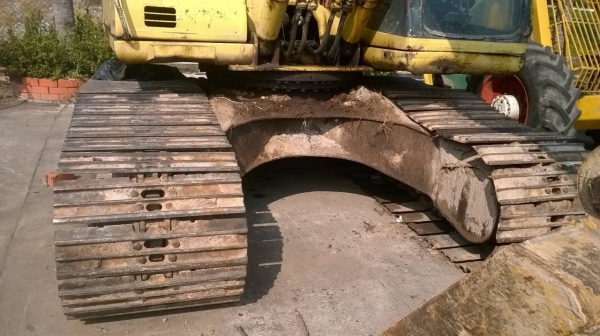 ขายแบคโฮ KOMATSU PC200-6 สภาพใช้งานได้ดี เอกสารเล่มทะเบียน จัดไฟแนนซ์ได้ครับ