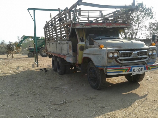 ขาย 10 ล้อหัวยาว 2 เพลา ช่วงล่างใหญ่จัมโบ้ คัสซีสวย เครื่อง HO7C 180 แรงม้า เกียร์ HO สโลว์กลาง เพาวเวอร์ ยางเต็ม ทะเบียนพร้อมโอนครับ