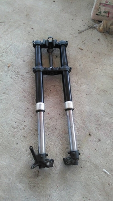 ต้องการขายด่วนโช้คแผงคอ ดีเทคเกอร์250 แกนไม่มีรอย แผงตรง