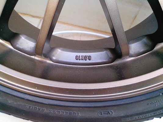 ล้อ RE 30 18*8ใส่วอลโว่ขับหน้าครับ