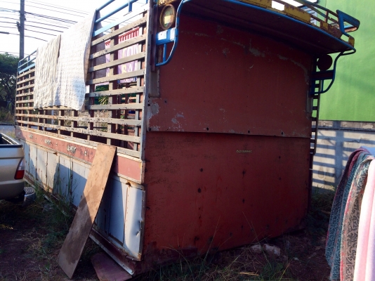 ขายด่วน  กระบะรถสิบล้อ  แผงข้างเหล็กแข็งแรง  สภาพดี