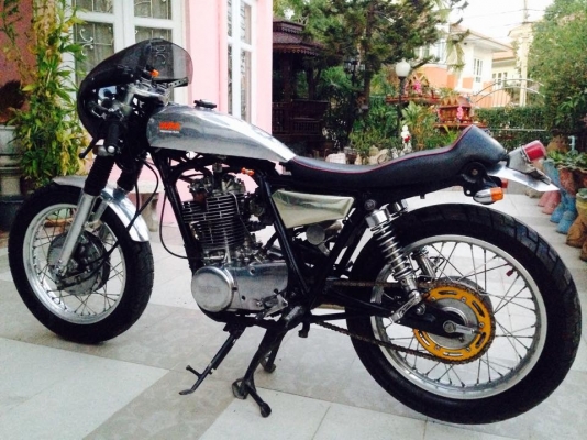---ขาย SR400 แต่ง Cafe สวยๆแต่งเพียบ ราคาเบาๆ--- ---ขาย SR400 แต่ง Cafe สวยๆแต่งเพียบ ราคาเบาๆ---