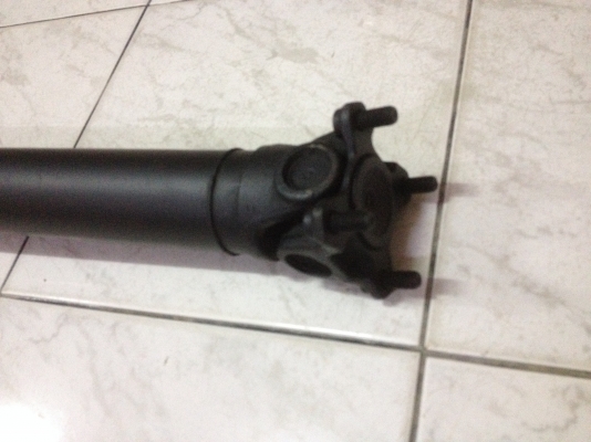 ขายเพลากลางbmw e36แท้ ถอดออกจากเครือง1jโบ สภาพดียกใส่รถใด้เลย ราคา3000บาท โทร0924462525โส