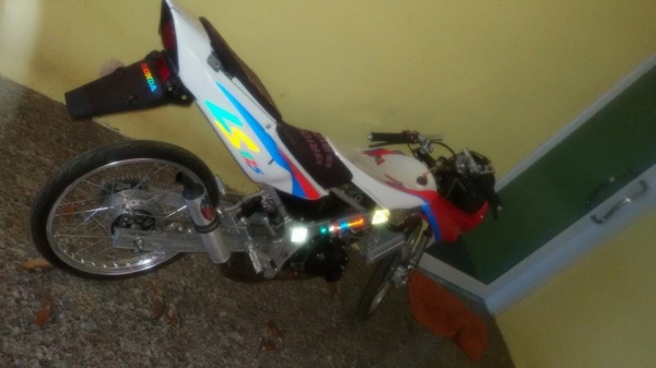 ls 125 ครับทำมาใหม่หมดทั้งคันครับเครื่องก็เดิมๆๆมาลองได้