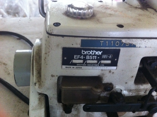 จักรเย็บผ้าอุตสาหกรรมและจักรโพ้ง จักรดึงยางยืด  ทั้งหมดมี 10 หลัง