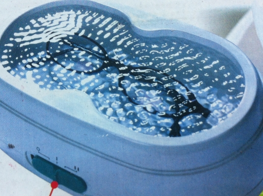 เครื่องล้างเครื่องประดับต่างๆ โดยการสั่นผ่านน้ำยาที่ล้างทำให้สะอาดทั่วถึง