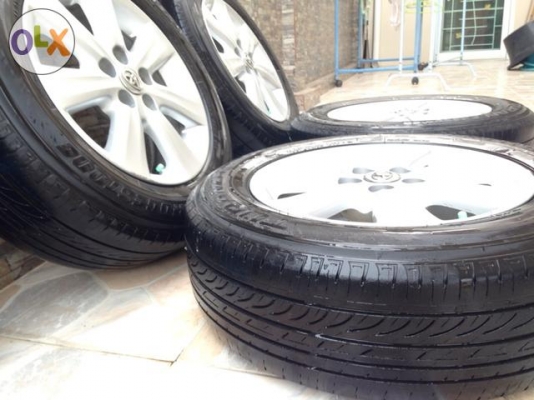 ล้อToyota altis พร้อมยาง 5รู100 R15