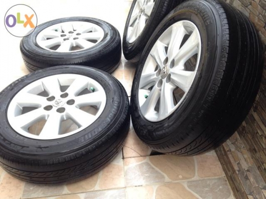 ล้อToyota altis พร้อมยาง 5รู100 R15