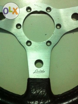 พวงมาลัย 12 นิ้ว หนังแท้ๆ ยี่ห้อ Luisi อิตาลีแท้ ปี 1986 สภาพสวยครับ หนังไม่ขาด