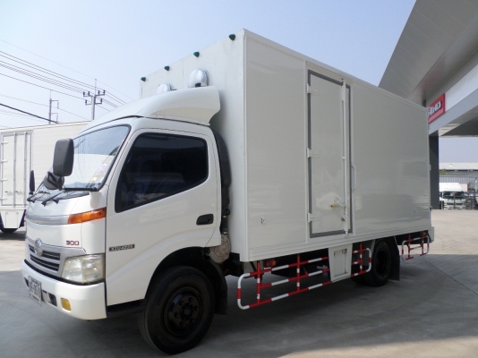ขายรถบรรทุก 6 ล้อ HINO รุ่น XZU423R