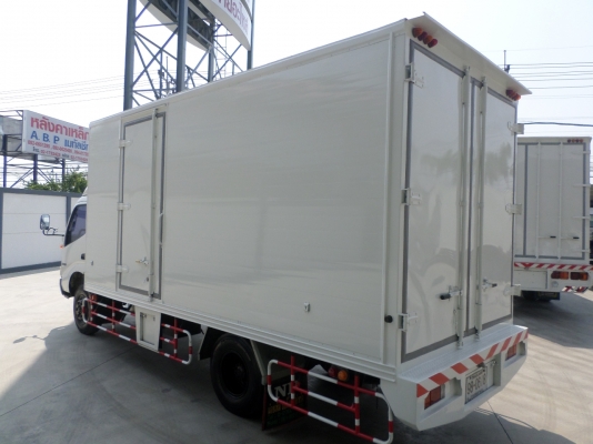 ขายรถบรรทุก 6 ล้อ HINO รุ่น XZU423R