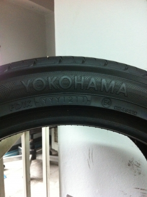 ขายยาง YOKOHAMA  ADVAN dB 2454518 มี 1 เส้น