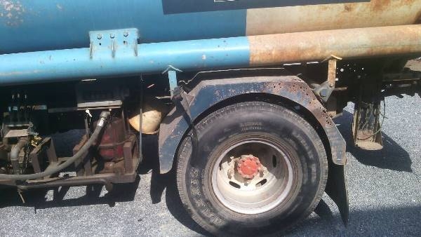 รถบรรทุกน้ำมัน ISUZU NPR 115HP เกียร์สั้น  ความจุ7,000ลิตร พร้อมมิเตอร์ อุปกรณ์ระบบเปิด - ปิด ดูสภาพรถและทดลองขับและยังต่อลองราคาได้อีกครับ