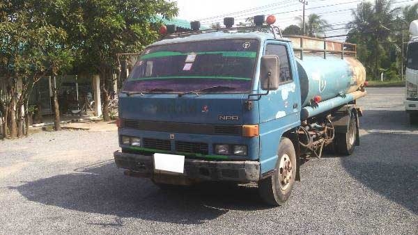 รถบรรทุกน้ำมัน ISUZU NPR 115HP เกียร์สั้น  ความจุ7,000ลิตร พร้อมมิเตอร์ อุปกรณ์ระบบเปิด - ปิด ดูสภาพรถและทดลองขับและยังต่อลองราคาได้อีกครับ