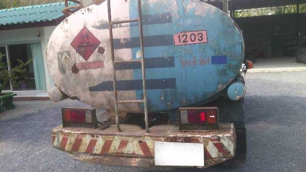 รถบรรทุกน้ำมัน ISUZU NPR 115HP เกียร์สั้น  ความจุ7,000ลิตร พร้อมมิเตอร์ อุปกรณ์ระบบเปิด - ปิด ดูสภาพรถและทดลองขับและยังต่อลองราคาได้อีกครับ