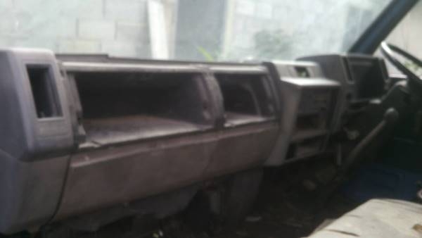 รถบรรทุกน้ำมัน ISUZU NPR 115HP เกียร์สั้น  ความจุ7,000ลิตร พร้อมมิเตอร์ อุปกรณ์ระบบเปิด - ปิด ดูสภาพรถและทดลองขับและยังต่อลองราคาได้อีกครับ