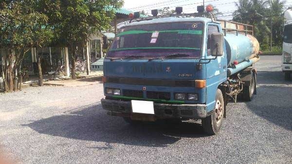 รถบรรทุกน้ำมัน ISUZU NPR 115HP เกียร์สั้น  ความจุ7,000ลิตร พร้อมมิเตอร์ อุปกรณ์ระบบเปิด - ปิด ดูสภาพรถและทดลองขับและยังต่อลองราคาได้อีกครับ