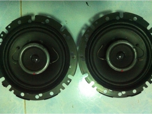 kenwood kfc-c165n 2ทาง 6 นิ้ว แท้ยุ่น กรวยเสีบงแหลมแตกร้าว แต่เสียงยังคงเพราะเหมือนเดิม