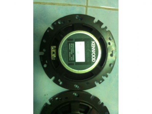 kenwood kfc-c165n 2ทาง 6 นิ้ว แท้ยุ่น กรวยเสีบงแหลมแตกร้าว แต่เสียงยังคงเพราะเหมือนเดิม