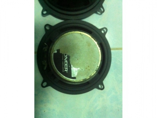 ลำโพง pioneer ไม่ทราบรุุ่น กรวยอลูมิเนียม สภาพสวย 5 นิ้ว 2 ทาง
