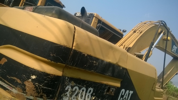cat 320 B ตัวเก่านอกปั้มไฮดรอลิคยาวไฟฟ้าครบเอกสารเล่มทะเบียนแอร์เย็น หมดงานแล้วอยากขาย