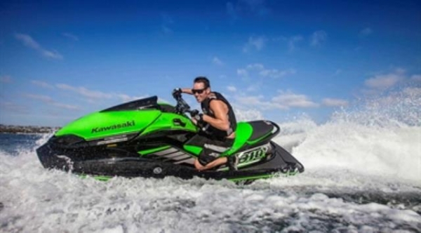 แรงที่สุดในโลก กับ 2015 KAWASAKI Ultra 310R ตัวแต่งจากโรงงาน สวยมาก พร้อมประกัน