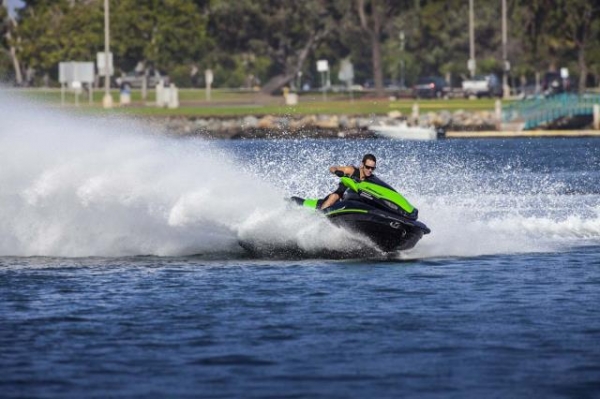 แรงที่สุดในโลก กับ 2015 KAWASAKI Ultra 310R ตัวแต่งจากโรงงาน สวยมาก พร้อมประกัน