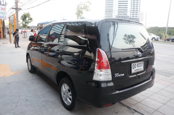 TOYOTA INNOVA ปี 2010 มือเดียวออกห้าง รถสวยจัด ไม่เคยทำสี เครื่องวิ่งดีมาก ช่วงล่างแน่น แอร์เย็น กระจกไฟฟ้า ARIBAG เบรค ABS ล้อ MAX ภายในสภาพสวย สีสวย รถพร้อมใช้งาน จัดไฟแนนได้ ฟรีดาวน์