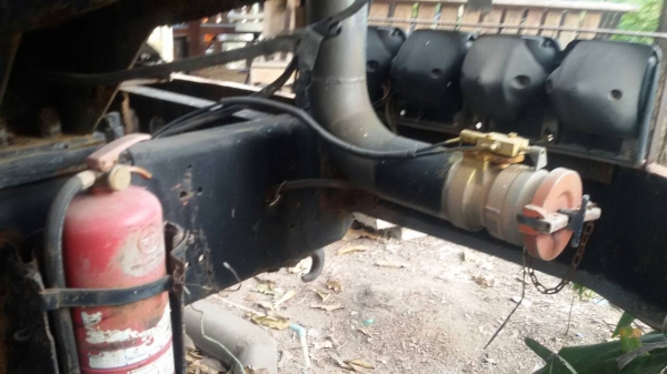 ขายด่วนรถบบรทุกนํ้มมันร๊อกกี้เครื่อง210เเรงม้าบรรจุน้ำมัน16000ลิตรติดตั้งกระทอบโหลดล้าง ขายด่วนรถบบรทุกนํ้มมันร๊อกกี้เครื่อง210เเรงม้าบรรจุน้ำมัน16000ลิตรติดตั้งกระทอบโหลดล้าง