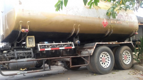 ขายด่วนรถบบรทุกนํ้มมันร๊อกกี้เครื่อง210เเรงม้าบรรจุน้ำมัน16000ลิตรติดตั้งกระทอบโหลดล้าง ขายด่วนรถบบรทุกนํ้มมันร๊อกกี้เครื่อง210เเรงม้าบรรจุน้ำมัน16000ลิตรติดตั้งกระทอบโหลดล้าง