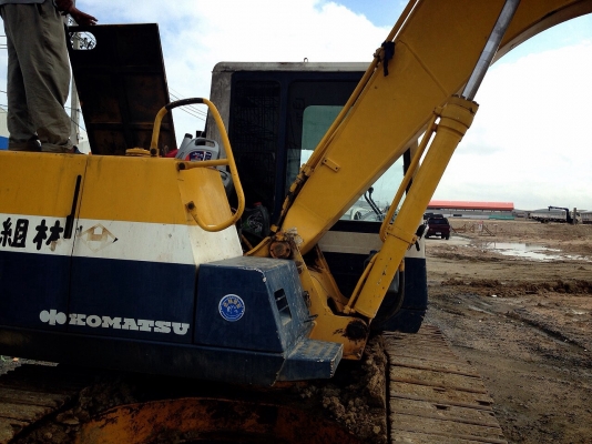 ขาย komatsu 120 รุ่น5 ตัวเดินใหญ่