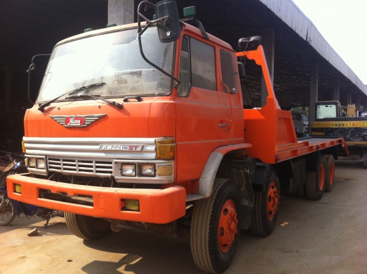 HINO 226 เครื่องเดิม 220 แรงม้า เทเลอร์ 12 ล้อ ทะเบียนพร้อมโอน สภาพพร้อมใช้