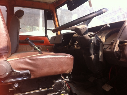 HINO 226 เครื่องเดิม 220 แรงม้า เทเลอร์ 12 ล้อ ทะเบียนพร้อมโอน สภาพพร้อมใช้