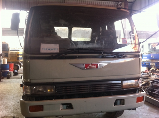 HINO FE 3WJKA เครื่อง Wo6E-165 แรงม้า หัวลากคัสซี ทำสีหัวใหม่ ยางเต็ม คัสซีสวย HINO FE 3WJKA เครื่อง Wo6E-165 แรงม้า หัวลากคัสซี ทำสีหัวใหม่ ยางเต็ม คัสซีสวย