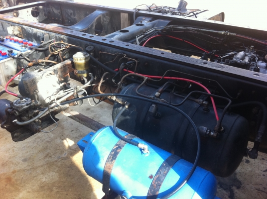 HINO FE 3WJKA เครื่อง Wo6E-165 แรงม้า หัวลากคัสซี ทำสีหัวใหม่ ยางเต็ม คัสซีสวย HINO FE 3WJKA เครื่อง Wo6E-165 แรงม้า หัวลากคัสซี ทำสีหัวใหม่ ยางเต็ม คัสซีสวย