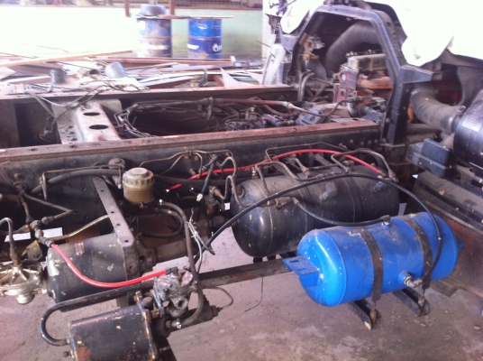 HINO FE 3WJKA เครื่อง Wo6E-165 แรงม้า หัวลากคัสซี ทำสีหัวใหม่ ยางเต็ม คัสซีสวย HINO FE 3WJKA เครื่อง Wo6E-165 แรงม้า หัวลากคัสซี ทำสีหัวใหม่ ยางเต็ม คัสซีสวย