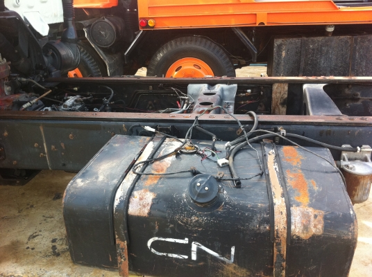 HINO FE 3WJKA เครื่อง Wo6E-165 แรงม้า หัวลากคัสซี ทำสีหัวใหม่ ยางเต็ม คัสซีสวย HINO FE 3WJKA เครื่อง Wo6E-165 แรงม้า หัวลากคัสซี ทำสีหัวใหม่ ยางเต็ม คัสซีสวย