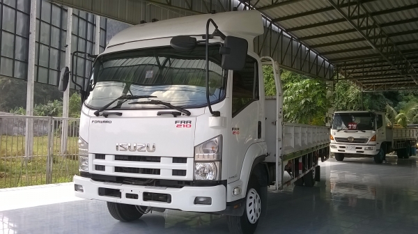 ขาย ISUZU FORWARD  FRR 210 ปี " 54 กระบะบรรทุก  6.50 เมตร สภาพสวยพร้อมใช้งาน