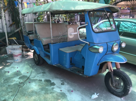 ขายตุ๊กตุ๊กเครื่องไดฮัทสุ 3สูบ มีเล่มทะเบียนพร้อมโอน