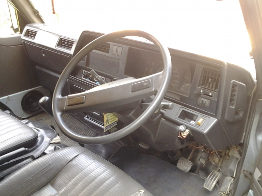 ขายถูก Nissan Urvan