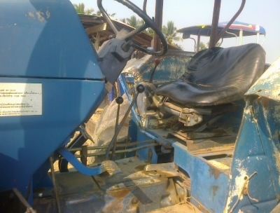 ขายรถไถFORDรุ่น6640  สองเพลาคานหน้าคาลาโล่มีทะเบียนพร้อมโอนสนใจ0810076640