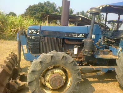 ขายรถไถFORDรุ่น6640  สองเพลาคานหน้าคาลาโล่มีทะเบียนพร้อมโอนสนใจ0810076640