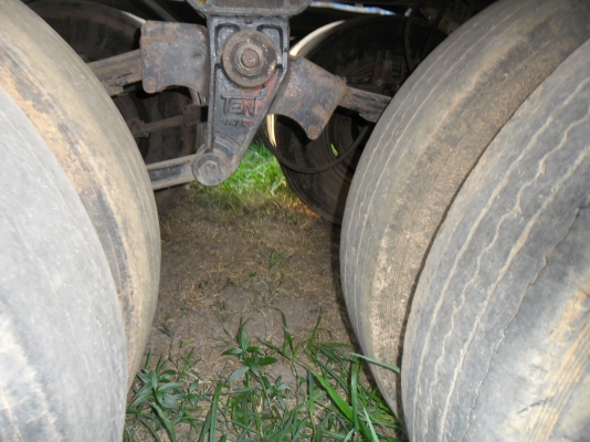 ขายหาเทเลอร์เพื้นเรียบสามเพลาปี45ทะเบียนขาดสองปียางปานกลางคัสซีสวยยาวสิบสองเมตร