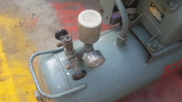 ปั้มลม TOSHIBA 2 แรง ถัง 80 ลิตร ปั้มลม TOSHIBA 2 แรง ถัง 80 ลิตร