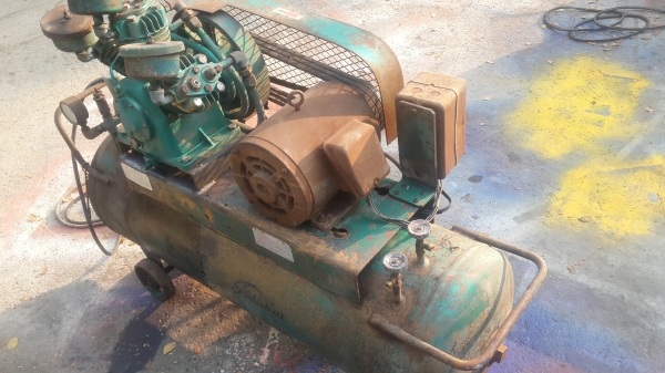 ปั้มลม  TOSHIBA 3 แรง 3 หัว ถัง 105 ลิตร