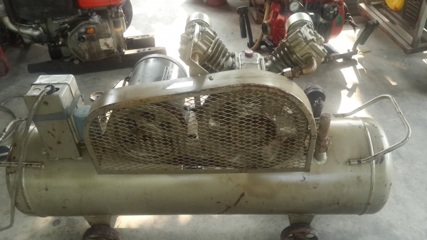 ปั้มลม  TOSHIBA 3 แรง 3 หัว ถัง 105 ลิตร